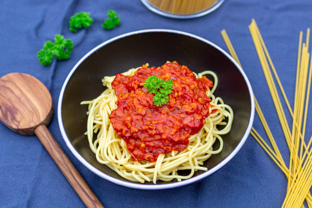 Vegane Bolognese mit Haferflocken - Mehr-als-Rohkost.de