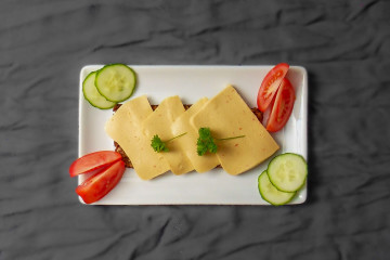 Veganer Paprika Weichkäse